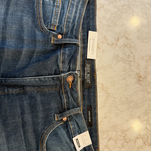 NWT Judy Blue LAST KISS Mid-Rise Tummy Control Crop Wide Leg Jeans (Size 13) - Picture 4 of 8
